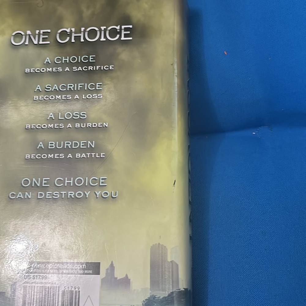The Divergent Series Divergent + Insurgent + Allegiant + Four NWTS Set - Picture 12 of 16